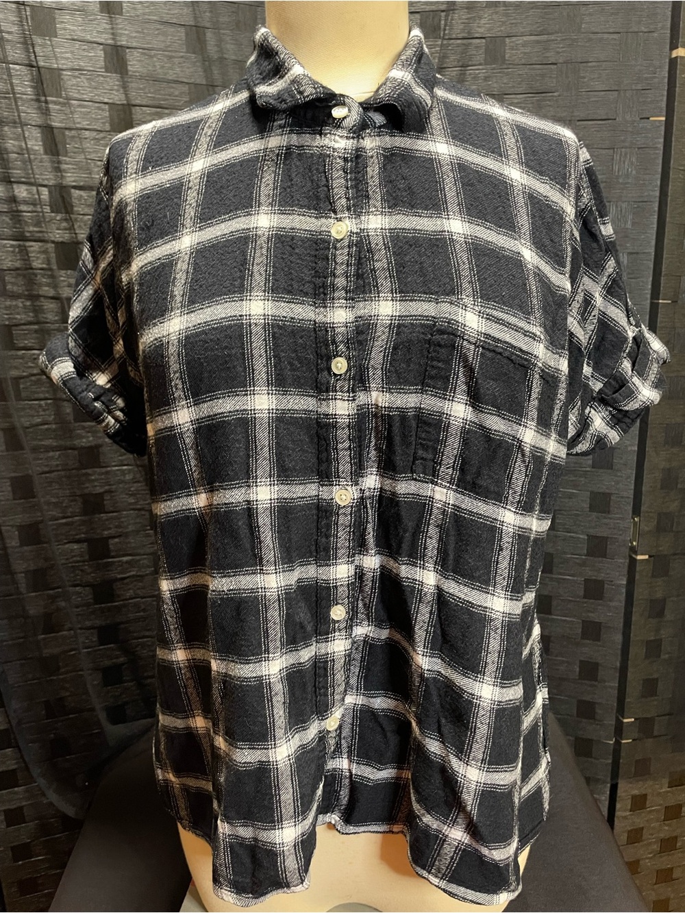 Old Navy Black & White Checked Short-Sleeve Button-Down Shirt
